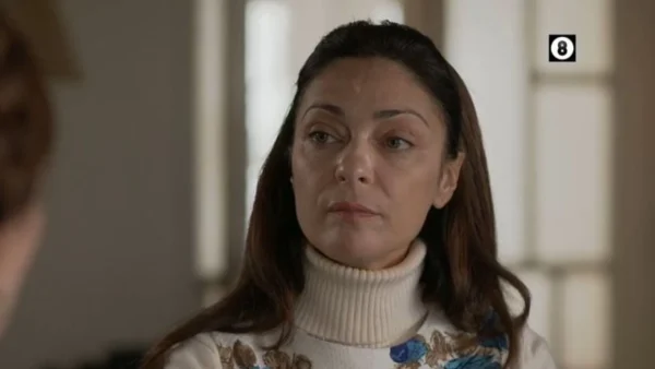 Ηλέτρα: Ο Σωτήρης δίνει κρυφά ηρεμιστικά στην Ηλέκτρα - Νικόλας και Κατερίνα φιλούνται