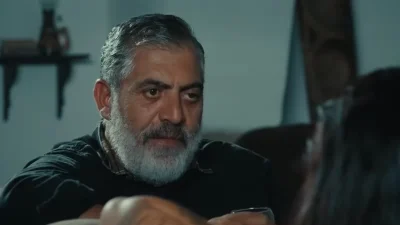 Γη της Ελιάς: Η Ξένια αρπάζει το παιδί κι ο Δημοσθένης δίνει εντολή να την σκοτώσουν!