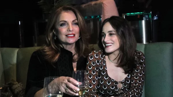 Άντζελα Γκερέκου: Τα "έσπασε" σε γνωστό club της Αθήνας με την κόρη της, Μαρία Βοσκοπούλου - Φωτογραφίες από τα νυχτοπερπατήματά τους