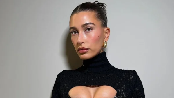 Hailey Bieber: Ποιό είναι το must-have προϊόν που χρησιμοποιεί για τα τέλεια καλοσχηματισμένα φρύδια της;