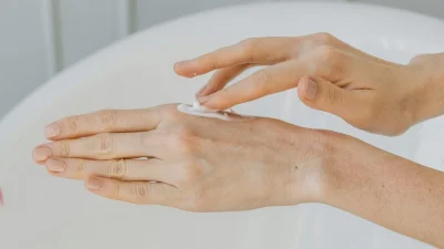 Αυτές είναι οι 5 καλύτερες κρέμες χεριών για απαλό & ενυδατωμένο δέρμα το χειμώνα - Πόσο κοστίζουν