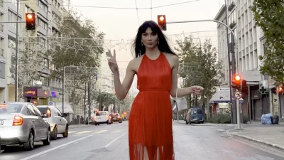 Κόκκινο φόρεμα: Το κομμάτι που θα κλέψει την παράσταση στις εξόδους του 2024