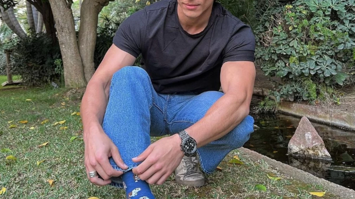 Γέννησε η σύντροφος πολύ αγαπημένου ηθοποιού - Η οικογενειακή φωτογραφία με το βρέφος αγκαλιά στο μαιευτήριο