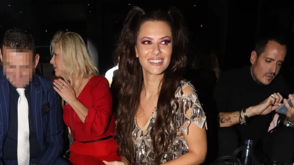 Λάουρα Νάργες: «Το 2023 ολοκληρώνεται με μία γροθιά στο στομάχι...» - Η σπάνια προσωπική της εξομολόγηση