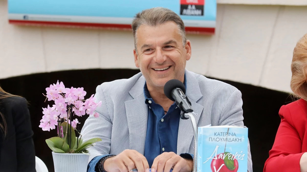 Γιώργος Λιάγκας: Πρώτη βουτιά για το 2024 - Η ανάρτηση του σε παραλία στο Ντουμπάι