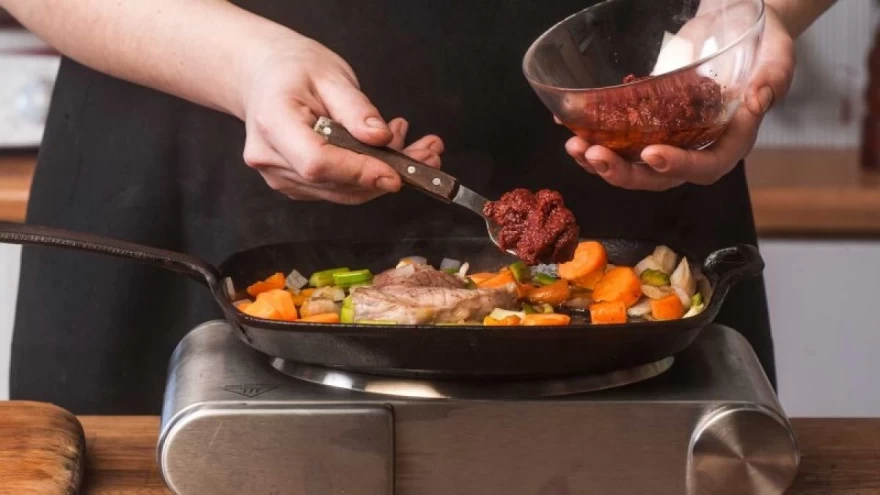 Μυστικά για μοσχαράκι κοκκινιστό