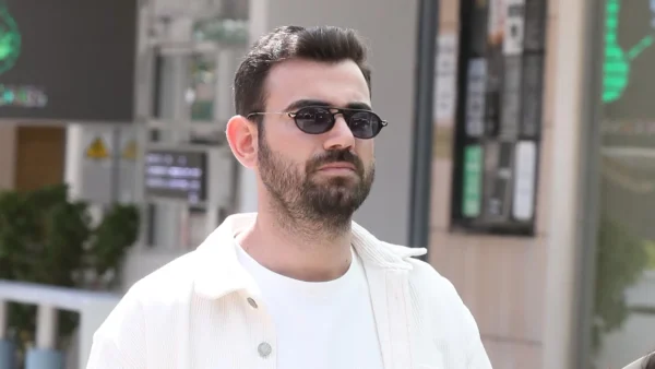 Νίκος Πολυδερόπουλος: Στο Άγιο Όρος με τον πατέρα του μετά τον χαμό του αδερφού του - Συντετριμμένοι και οι δύο