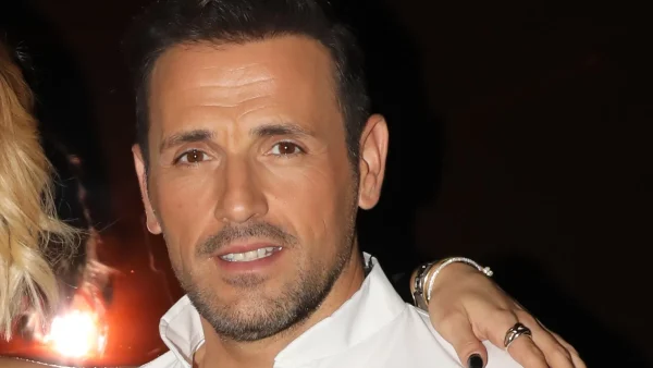 Νίκος Βέρτης: «Έχω γνωρίσει την κοπέλα του! Είναι πολύ τρυφεροί, είδα...» - Νέα αποκάλυψη για την 27χρονη σύντροφό του τραγουδιστή