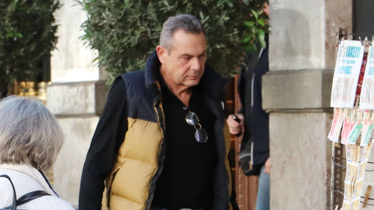 Πάνος Καμμενος: 80 κιλά μείον με τζιν και αθλητικά - Η μοναχική βόλτα στο κέντρο της Αθήνας