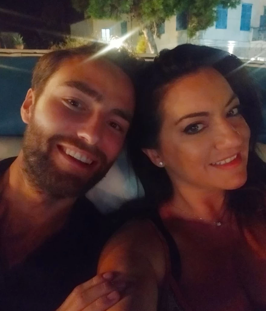 Rob James Seymour Δήμητρα Βαρώνου