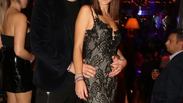 Σταρ Ελλάς 2022: Έκανε το επόμενο βήμα στη σχέση της με κούκλο Έλληνα τραγουδιστή - Η γνωριμία με τους γονείς του