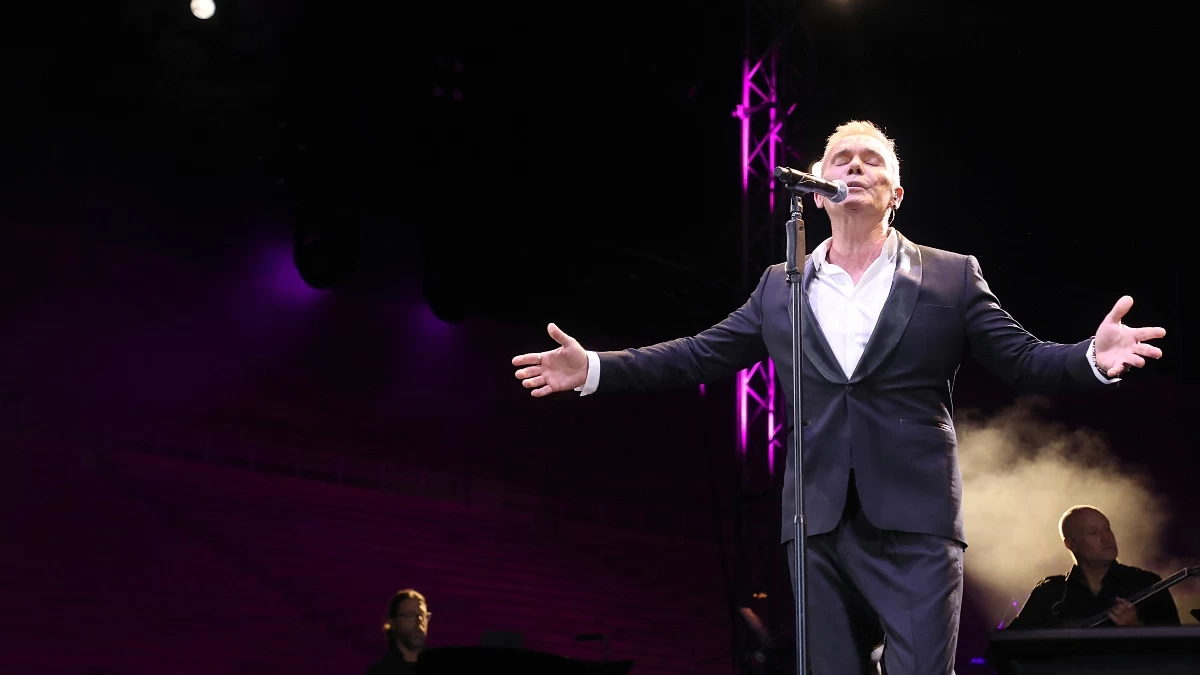 Στέλιος Ρόκκος: «Αυτό ήταν που χρειαζόμουν...» - Η πρώτη του εμφάνιση στη μουσική σκηνή 2 εβδομάδες μετά τον θάνατο του αδερφού του