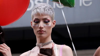 Η οργισμένη ανάρτηση του Θέμη Κανέλλου μετά τις δηλώσεις του Οικονομόπουλου: «Μην ανοίξω το στόμα μου πόσοι δήθεν άντρες τρέχανε για...»