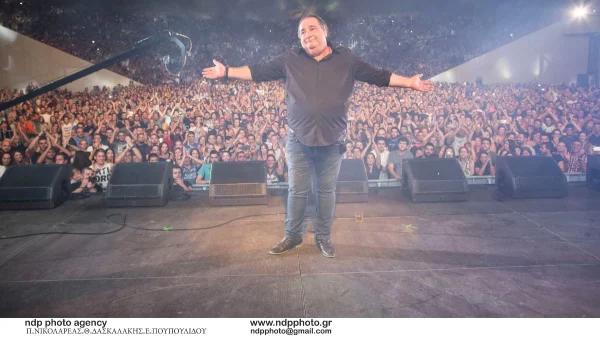 Βασίλης Καρράς: Η τελευταία επιθυμία του αγαπημένου τραγουδιστή