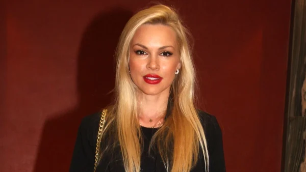 Βίκυ Κάβουρα: Επιβεβαίωσε το φύλο του μωρού με μία φωτογραφία