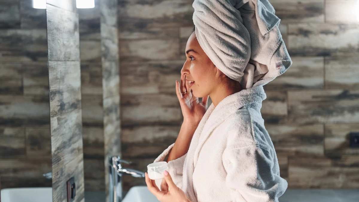 Ξηρή επιδερμίδα; Δες 5 κρέμες που θα την ενυδατώσουν όσο δεν φαντάζεσαι! Που θα τις βρεις & πόσο κοστίζουν;