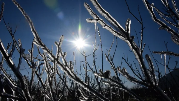 Αίθριος ο καιρός (4/2): Τοπικές νεφώσεις και παγετός ανά περιοχές - Που θα φτάσει ο υδράργυρος