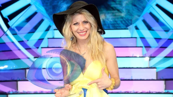 Άννα Μαρία Ψυχαράκη: «Μήπως τους ΛΟΑΤΚΙ τους χρησιμοποιούν σαν δόλωμα και τα παιδιά από τα ιδρύματα σαν πειραματόζωα;»