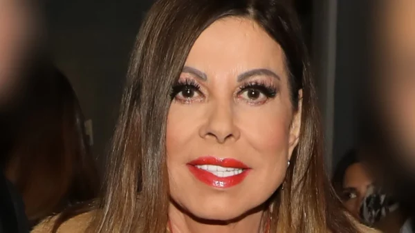 Άντζελα Δημητρίου: «Είχε, έχει και θα έχει πολλά προβλήματα! Έρχονται τα λαμόγια σε πλησιάζουν και αρχίζει άλλο άρμεγμα» - Οι αποκαλύψεις γνωστού τραγουδιστή