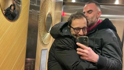 Παντρεύεται ο Αύγουστος Κορτώ με τον σύντροφό του - Αυτή είναι η αναγγελία του γάμου