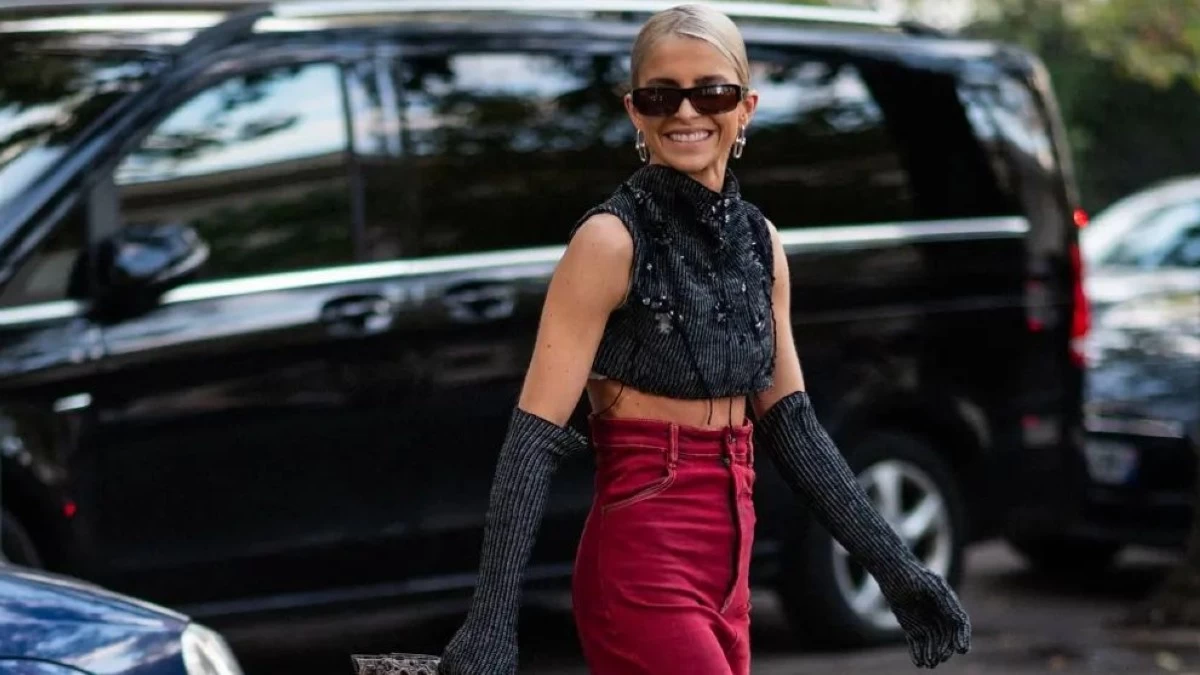 Αυτά είναι τα φλατ παπούτσια που θα φωτίσουν κάθε μονότονη εμφάνισή σου