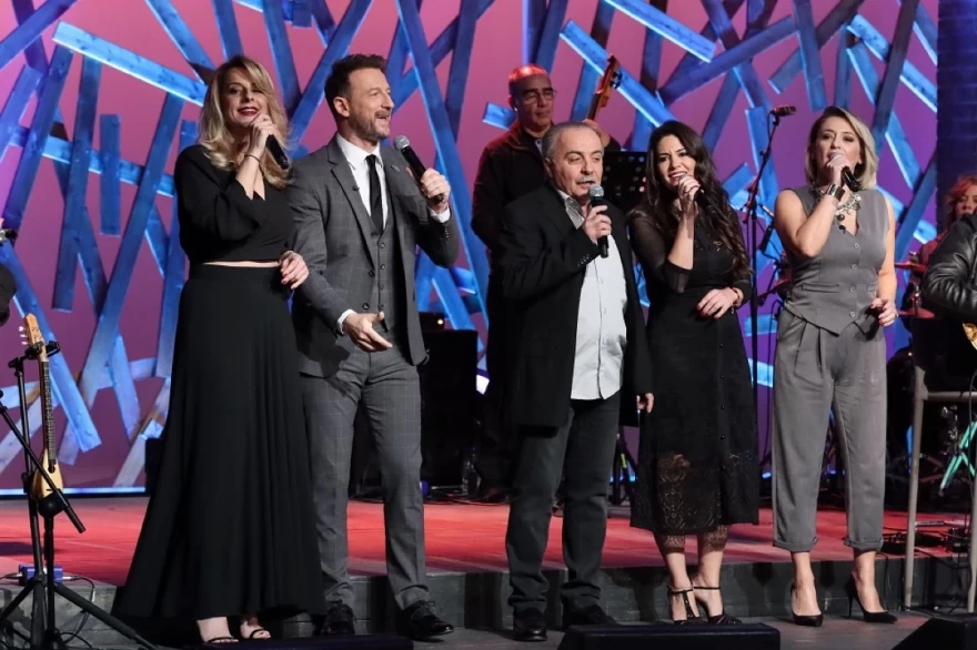 Δήμητρα Σταθοπούλου, Κώστας Καραφώτης, Μπάμπης Τσέρτος, Ειρήνη Τουμπάκη, Χρυσούλα Στεφανάκη