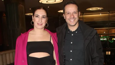 Δημήτρης Μακαλιάς: «Παντρευτήκαμε την ημέρα τον γενεθλίων μου για να θυμάται τον γάμο μας, και τον ξεχνάει!»