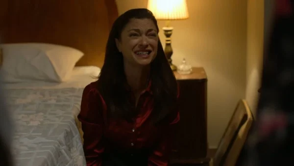 Ηλέκτρα (22/2): «Κινδυνεύουν άνθρωποι, ρε κτήνος, εξαιτίας σου!» - Τον πιάνει με την κόρη της και απειλεί πως θα τον σκοτώσει