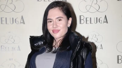 Έλενα Τσαγκρινού: Ξεπρόβαλε η φουσκωμένη της κοιλίτσα μέσα από την ολόσωμη τζιν φόρμα της - Η πρώτη δημόσια εμφάνιση με τον Dj Stephan μετά την ανακοίνωση της εγκυμοσύνης