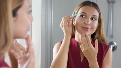 Περιποίηση φρυδιών: Δες τα προϊόντα που θα χρειαστείς για να τα φροντίσεις σωστά σε 4 βήματα!