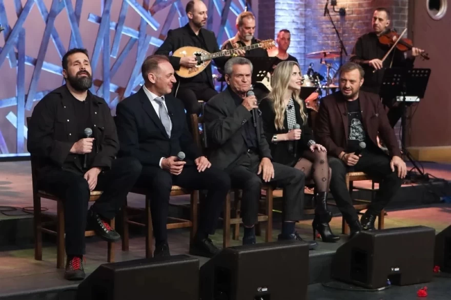 Ο Χρήστος Φερεντίνος στο πλατό της εκπομπής Σάββατο με φίλους στον ΣΚΑΙ