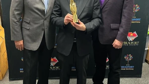 Θρήνος για κορυφαίο ηθοποιό - Πέθανε ο γιος του από σπάνια μορφή καρκίνου της σπονδυλικής στήλης