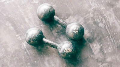 Γυμνασμένα χέρια εύκολα και γρήγορα στο σπίτι