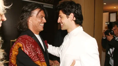 Ο Ηλίας Ψινάκης πήρε θέση υπέρ του Σάκη Ρουβά στην κριτική του Γιώργου Νταλάρα: «Αν δεν καταλάβαινε τι έλεγε, θα το είχε “κόψει” ο Μίκης Θεοδωράκης»