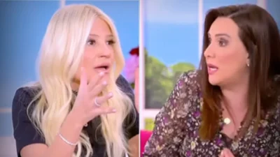 Ανέβηκαν οι τόνοι ανάμεσα σε Σκορδά & Λαζάρου: «Ποιος το λέει ότι δε βγήκε ρε Μάρτζυ;», «Τι είσαι; Κριτικός θεάτρου;» - Αμηχανία στο Fay's Time