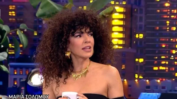 Μαρία Σολωμού: «Ήταν οι φίλοι του γιου μου! Δεν ήξεραν ότι είμαι η μάνα του...» - Το τραγελαφικό περιστατικό που έζησε η ηθοποιός με το παιδί της