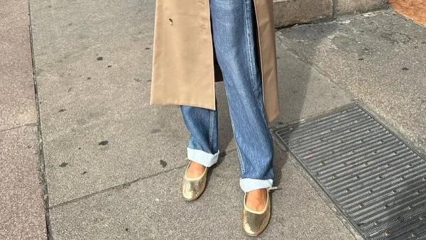 Πώς θα φορέσεις τις ρετρό Mary Janes με μοντέρνα ρούχα