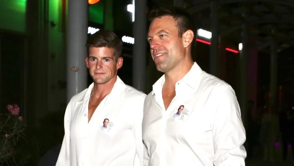 Στέφανος Κασσελάκης: Η τρυφερή αφιέρωση του Tyler McBeth για τον Άγιο Βαλεντίνο - Αγκαλιασμένοι και πεσμένοι στα χιόνια