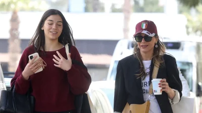 Δέσποινα Βανδή: Ταξίδι αστραπή στο Λονδίνο για χατίρι της Μελίνας Νικολαΐδη