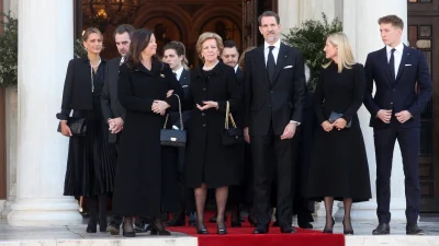 Τέως Βασιλιάς Κωνσταντίνος: Ολοκληρώθηκε το δεύτερο μνημόσυνο - Ο Βασιλιάς Κάρολος παρευρέθηκε με ελληνική γραβάτα