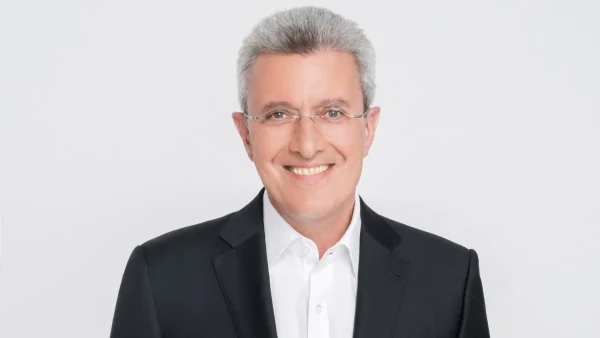 Ενώπιος Ενωπίω: Δίνει πολύ σπάνια συνεντεύξεις - Θα συζητηθεί ιδιαίτερα ο καλεσμένος του Νίκου Χατζηνικολάου