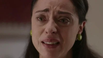 Ο Παράδεισος των Κυριών: «Είμαι έγκυος», «Αυτό που έχεις να κάνεις είναι να το ρίξεις» - Ρίχνει δηλητήριο στο πιάτο της, το τρώει άλλη και πέφτει αναίσθητη