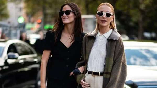 Είναι η Νο1 τάση: Αυτή είναι η πιο "δύσκολη" φούστα του 2024 - Πώς να τη συνδυάσεις