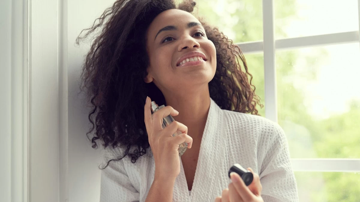 Tα 7 λάθη που κάνεις όταν φοράς το άρωμά σου & δεν έχει διάρκεια!