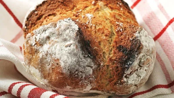 Το ψωμί της τεμπέλας μέσα σε 50 λεπτά - Το μυστικό για να ξεροψηθεί απέξω και να γίνει μαλακό μέσα