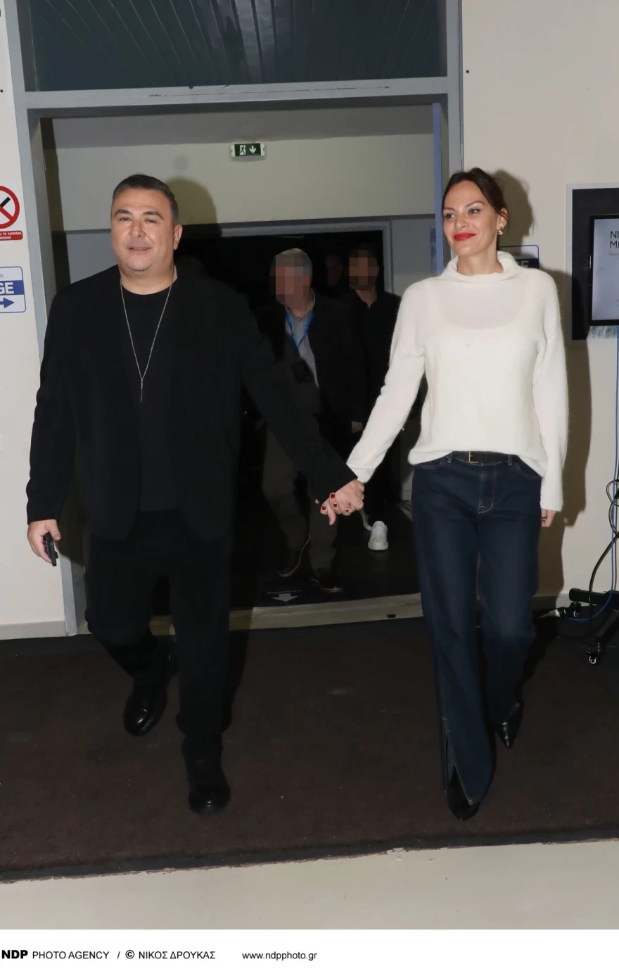 Αντώνης Ρέμος - Υβόννη Μπόσνιακ - Είσοδος