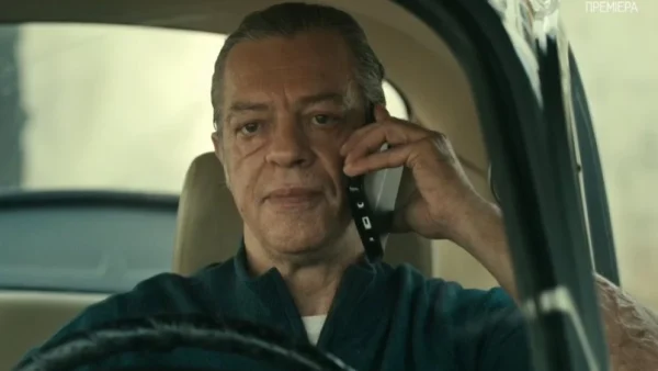 Σκαραβαίος: «Επιτέλους, Τσορτεκαρος!» - Αποθεωτικά τα σχόλια στο Twitter για την νέα σειρά και τον Γιάννη Τσορτέκη