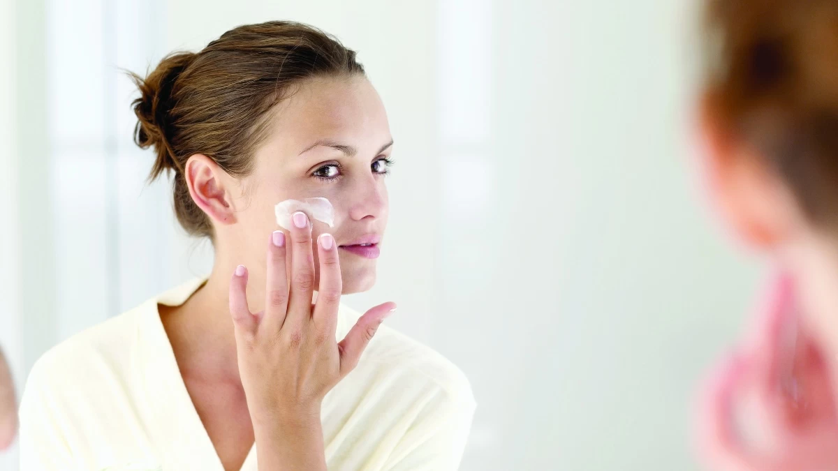 Aυτή η πολυτελής ενυδατική κρέμα με χρώμα-κοστίζει κάτω από 31 ευρώ- θα γίνει «ένα» με το δέρμα σου!