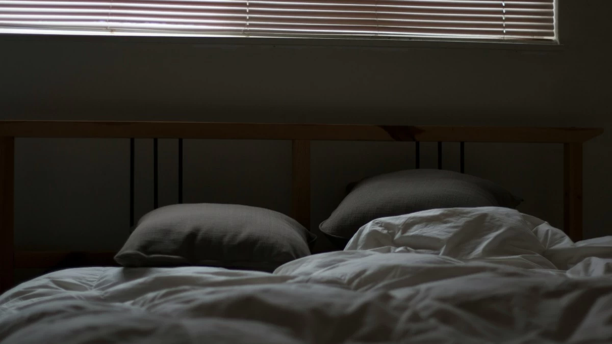 Γιατί είναι καλό να κοιμόμαστε στο σκοτάδι - 5 λόγοι για να σβήσεις το φως στην κρεβατοκάμαρα