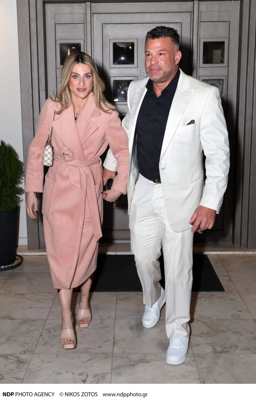 Βαλεντίνη Παπαδάκη - Κώστας Σόμμερ - Έξοδος